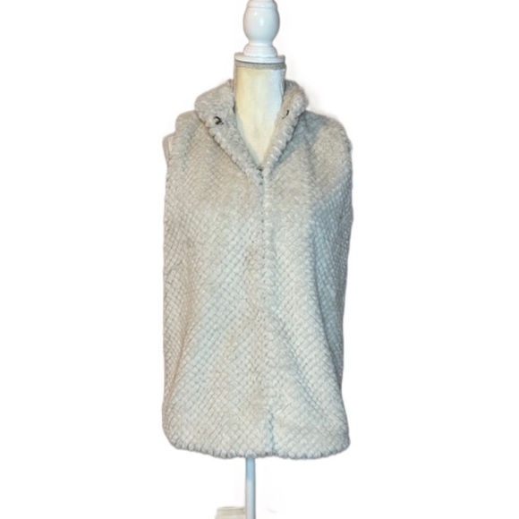 indigo soul Jackets & Blazers - ⭐️Indigo Soul Cream Vest